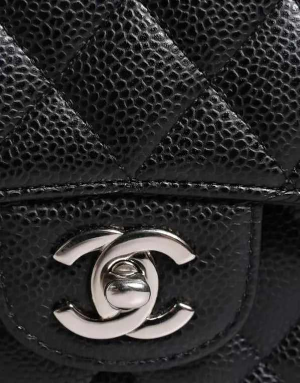 Preloved - BLACK CAVIAR MEDIUM CLASSIC DOUBLE FLAP SHOULDER QUILTED SILVER BAG