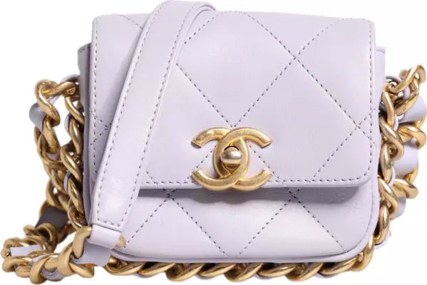 حقيبة كروس بودي صغيرة بإطار من جلد العجل المبطن باللون الأزرق مزودة بسلسلة قابلة للطي